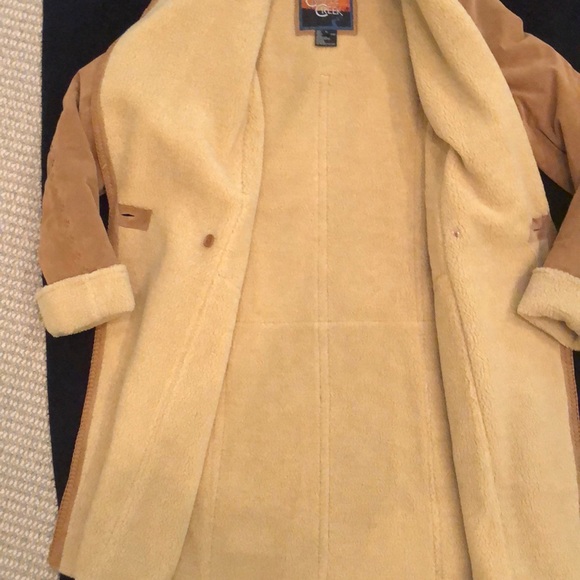 Suede coat with Sherpa like or Sherpa lining. I am not sure. Warm - Picture 3 of 10